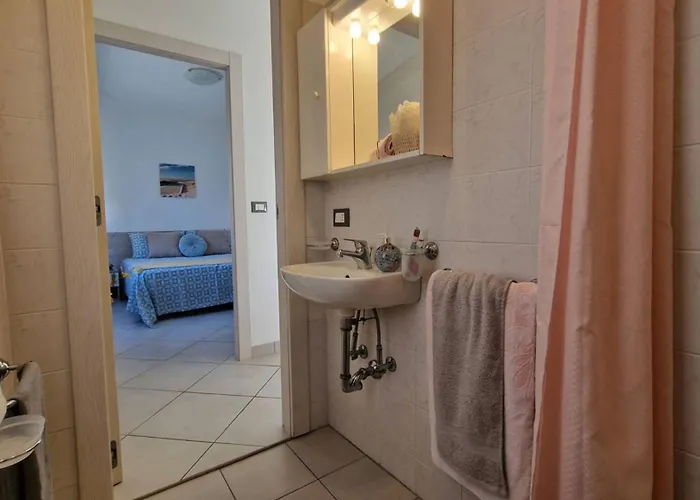 Bright Flat With Shared Garden * Μπιμπιόνε