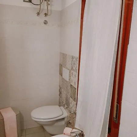 Bright Flat With Shared Garden Apartmán *