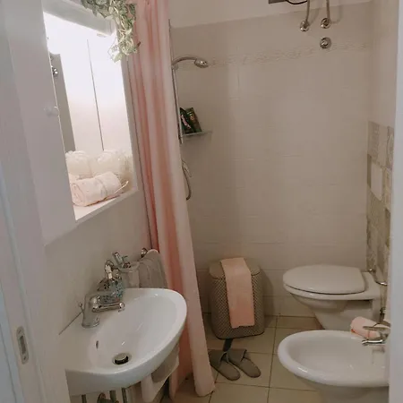 Apartmán Bright Flat With Shared Garden