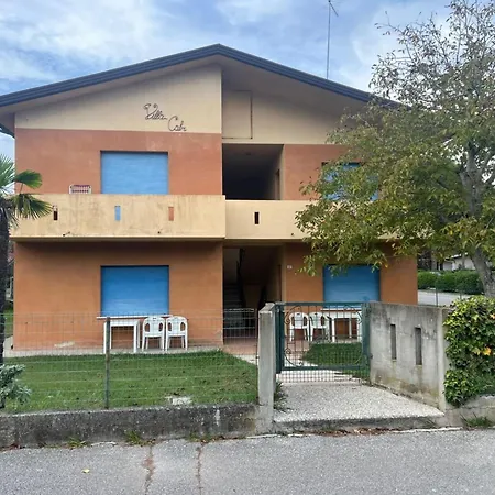 Apartmán Bright Flat With Shared Garden *