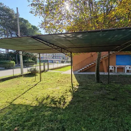 Διαμέρισμα Bright Flat With Shared Garden Μπιμπιόνε